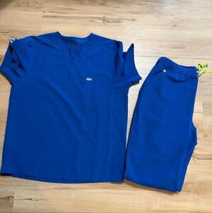 Figs Men's Vibrant Blue Scrub Set